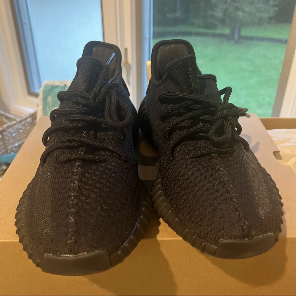 Size 8 - adidas Yeezy Boost 350 V2 Low Onyx
